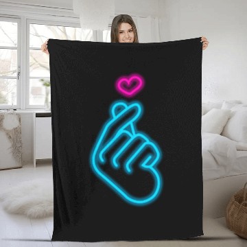 Discover K Pop Hand Symbol Finger Heart Korean Pop Music Fleece Blankets