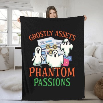 Discover Ghostly Assets Phantom Passions Scary Halloween Fleece Blankets