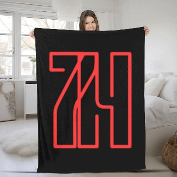 Discover 7H red Signature Collection: Elevate Your Style Fleece Blankets