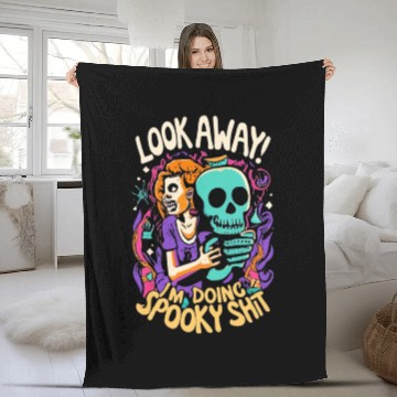Discover Spooky Shit Skeleton Girl in Arm Halloween Fleece Blankets