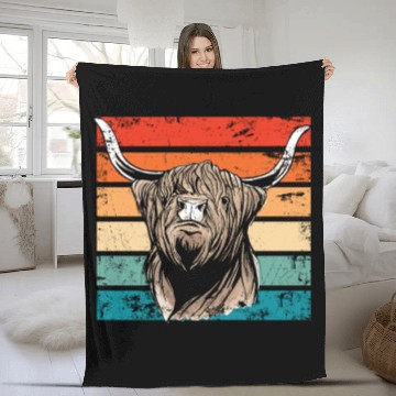 Discover Retro Scottish Highland Cow Outfit Fleece Blankets