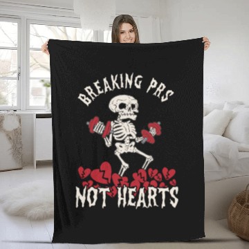 Discover Anti Valentine´s Day Broken Heart Powerlifting Gym Fleece Blankets