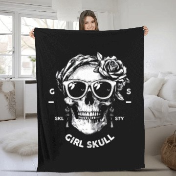 Discover white girl skull by skull style society Fleece Blankets