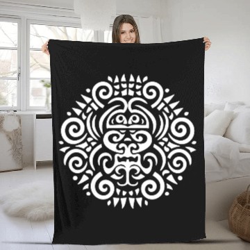 Discover Maori round Tattoo Harmony in white Fleece Blankets