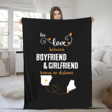 Discover Love Between BF And GF Arkansas To Maine Gift Fleece Blankets