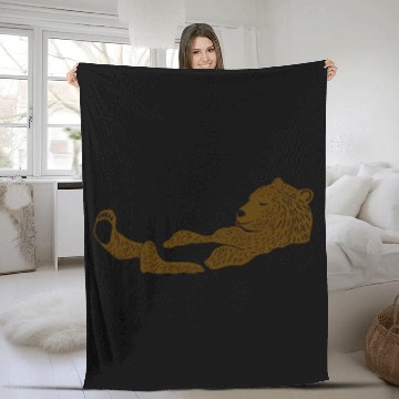 Discover bathing brown bear Fleece Blankets