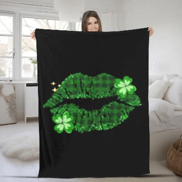 Discover Green Kiss Fleece Blankets