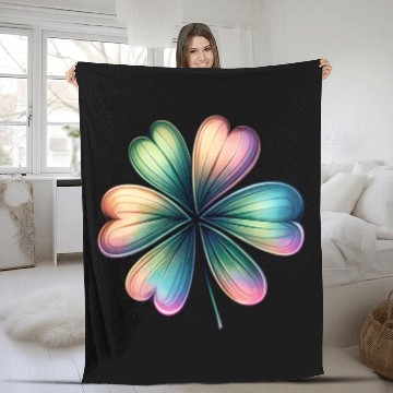 Discover Saint Patrick's Colorful Shiny Shamrock Fleece Blankets