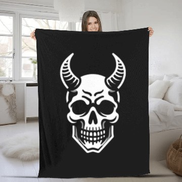 Discover Ivory Ascendance: White Horned Skull Fleece Blankets
