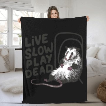 Discover Funny Possum Live slow play dead Street Cat Fleece Blankets