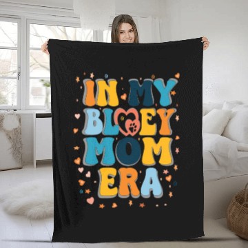 Discover Women in My Mom Era Mama Dog Paw Funny Letter Fleece Blankets