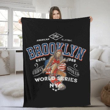 Discover Brooklyn Skateboard Girl Vintage Design Fleece Blankets