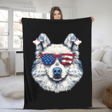 Discover Eskimo dog. 4th July. American independence day Fleece Blankets
