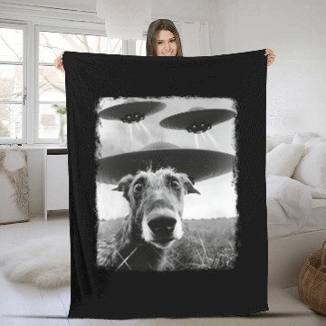 Discover Irish Wolfhound Dog UFO Alien Extraterrestrial Sel Fleece Blankets