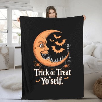 Discover Trick or Treat Yo'self Halloween Moon Design Fleece Blankets