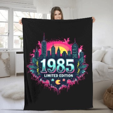 Discover vintage 1985 limited edition Fleece Blankets