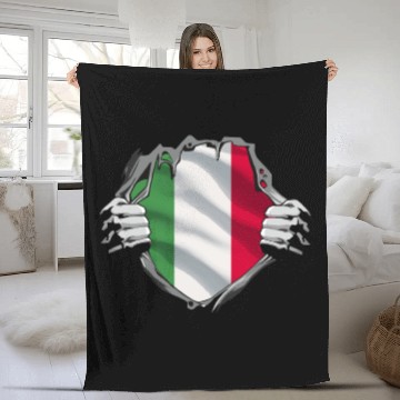 Discover Italian Pride Unveiled: Bold Flag Design Fleece Blankets