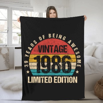 Discover Vintage 1986 Limited Edition 39th Birthday Gift Fleece Blankets