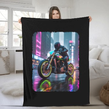 Discover Motorcycle cyberpunk in city Fleece Blankets