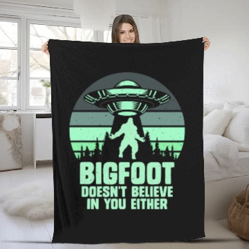 Discover UFO-Bigfoot Yeti Sasquatch Fleece Blankets
