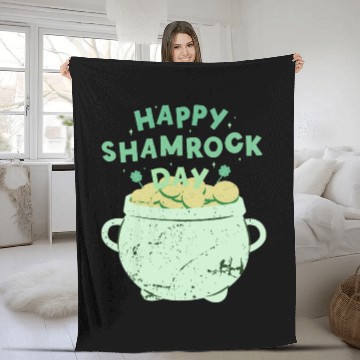 Discover Happy Shamrock Day Gold Pot | Saint Patrick's Day Fleece Blankets