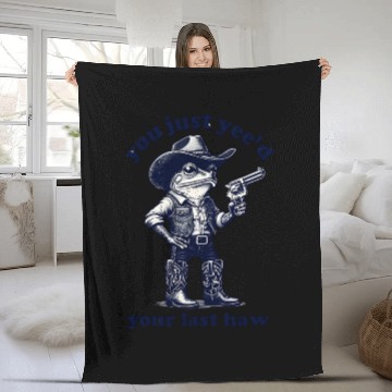 Discover Crazy Raccoon – Funny Wild Animal Humor Fleece Blankets