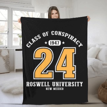 Discover Roswell University | Class of Conspiracy Fleece Blankets