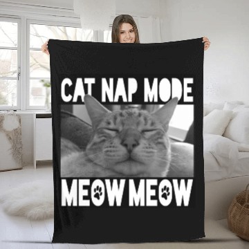 Discover Cute Sleeping Kitty - Meow Meow Fleece Blankets