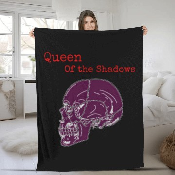 Discover Queen of the Shadows Gothic Skull Art Fleece Blankets