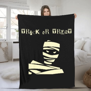Discover Mummy Look "Trick and Treat" Halloween Fleece Blankets – S