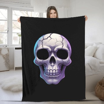 Discover Cracked Midnight Skull Illustration Fleece Blankets