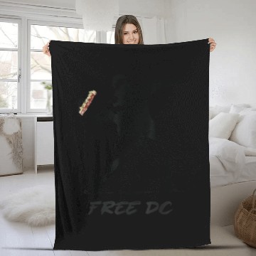Discover Free DC Sandwich Guy Banksy Style Street Art Fleece Blankets
