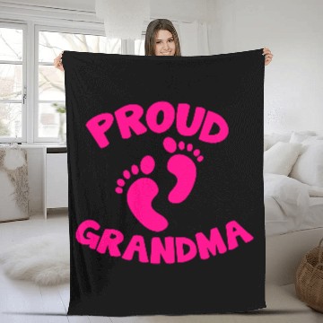Discover proud grandma with cute little maternity feet Fleece Blankets