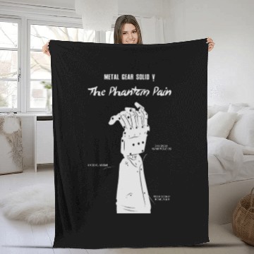 Discover GEAR SOLID V RISING Fleece Blankets