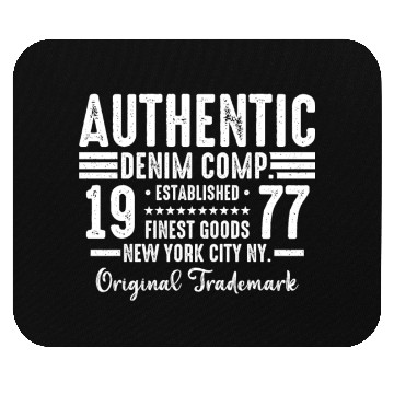 Discover New York City Born In 1977 Vintage Birthday Mouse Pads