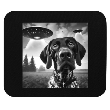 Discover German Shorthaired Pointer Funny Sci-fi Graphic Se Mouse Pads