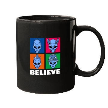 Discover Funny Believe alien square Vintage 70s Alien Lover Mugs