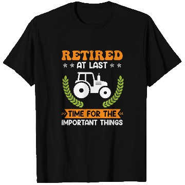 Discover Tractor driving Retired farmer farm pensioner tractor Retirement T-Shirts