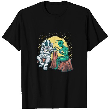 Discover Aliens UFO Inking Astronaut Ink Funny Tattoo Artist T-Shirts