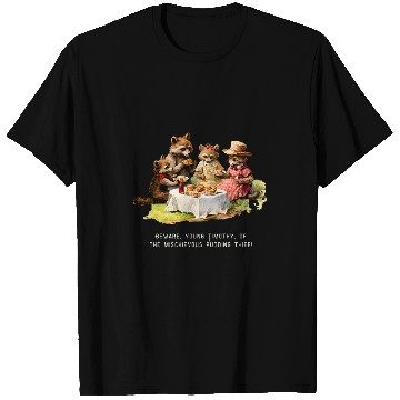 Discover Raccoon Pet Mischievous Raccoon Picnic T-Shirts