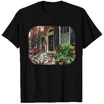 Discover Philadelphia PA - Street in Society Hill T Shirts
