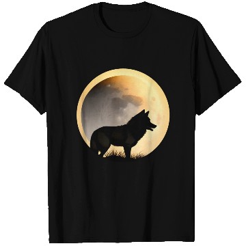 Discover Wolf howling at the moon graphic T Shirts