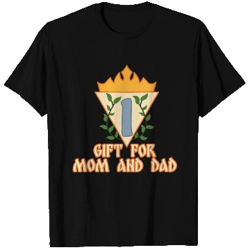 Discover I am a gift for mom and dad. T Shirts