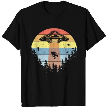 Discover Retro Vintage Sunset Bigfoot Yeti T Shirts
