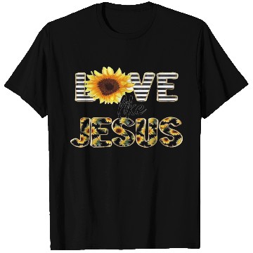 Discover Mother Mary - Praying With Rosary T Shirts