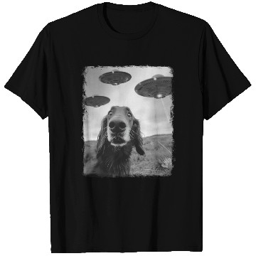Discover Irish Setter Dog UFO Alien Extraterrestrial Selfie T Shirts