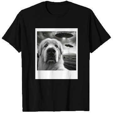 Discover Great Pyrenees Funny Graphic Selfie with UFOs Weir T Shirts