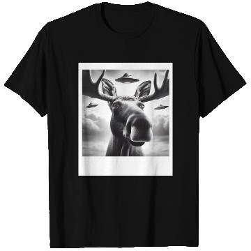 Discover Moose Funny Graphic Selfie with UFOs Weird Aliens T Shirts