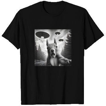 Discover Squirrel Sci-Fi Funny Graphic Selfie with UFOs Wei T Shirts