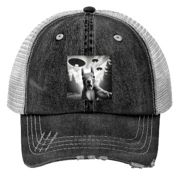 Discover Squirrel Sci-Fi Funny Graphic Selfie with UFOs Wei Trucker Hats